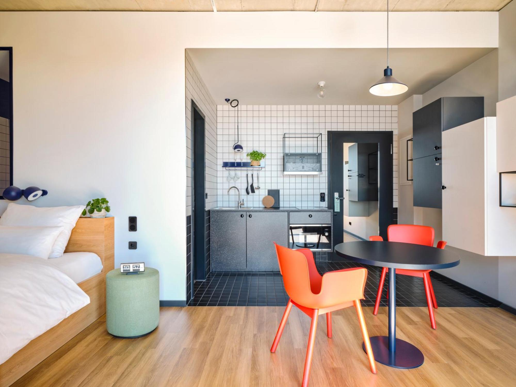 Stayery Guetersloh Hauptbahnhof Buitenkant foto
