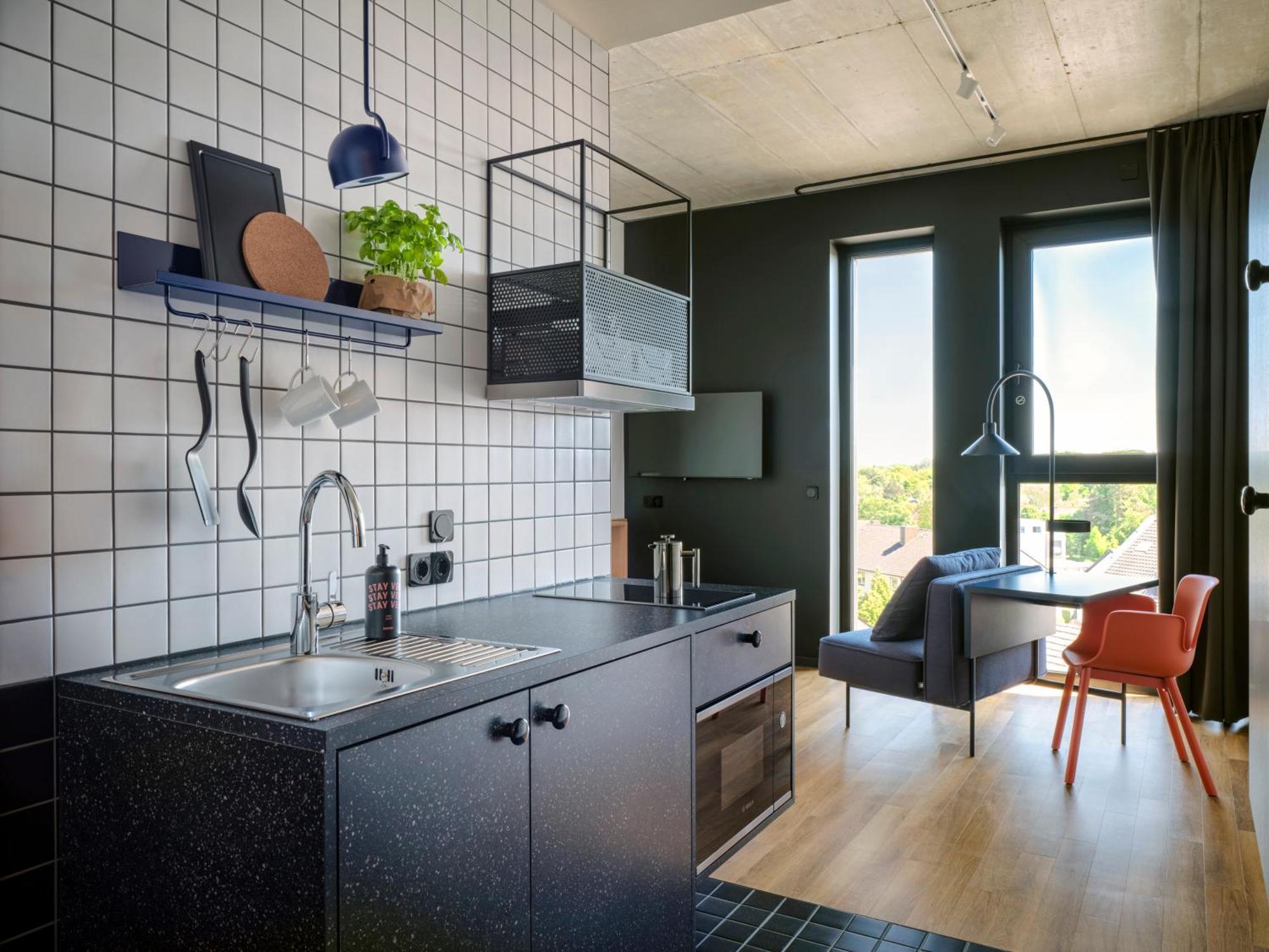 Stayery Guetersloh Hauptbahnhof Buitenkant foto